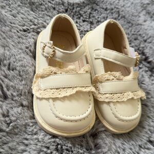 Elegant Cream Kids Shoes with Lace Detail